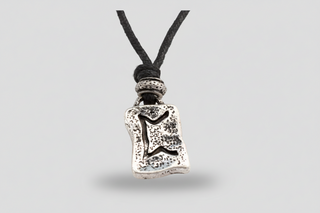 Vernd rune necklace