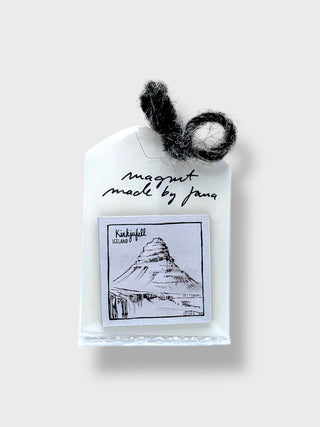 Nature Magnet – Icelandic Sketch Series by Jana Tomanova