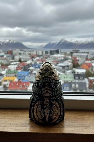 Icelandic Viking Helmet Statue – Nordic Warrior Mask Decor – 10 cm