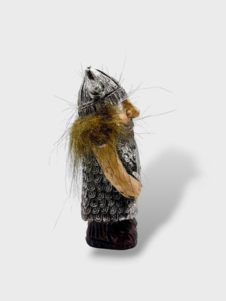 Hand-painted polyresin Icelandic Viking figurine wearing silver armor and a horned helmet, holding a sword and shield, 8 cm (3.15 in) tall.