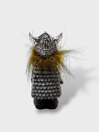 Hand-painted polyresin Icelandic Viking figurine wearing silver armor and a horned helmet, holding a sword and shield, 8 cm (3.15 in) tall.