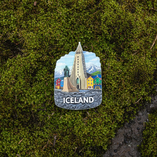 Reykjavík Iceland Ceramic Magnet – Hallgrímskirkja & Colorful Houses Souvenir